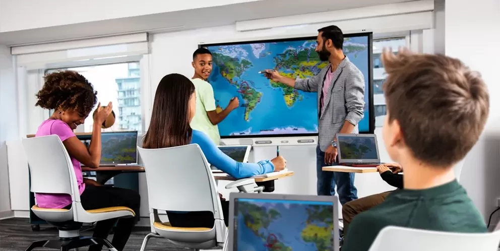 Innovative interactive display for collaborative learning and business meetings