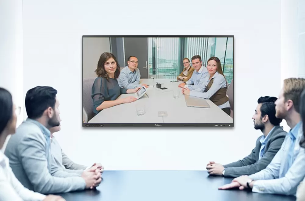 Riotouch auto-framing camera syncing virtual views